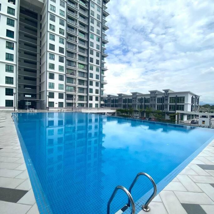 Pangsapuri Stylish Cozy Meru Casa Kayangan 6pax 2freeparking Ipoh
