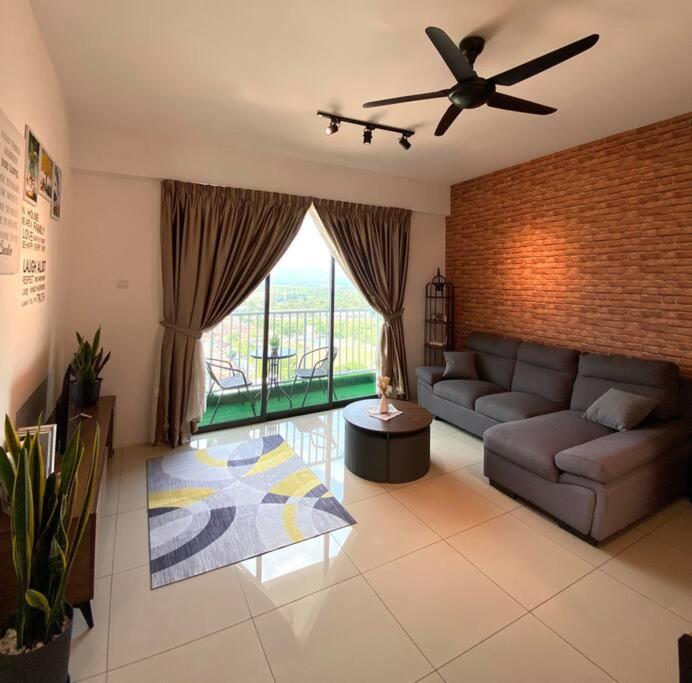 Stylish Cozy Meru Casa Kayangan 6pax 2freeparking Ipoh