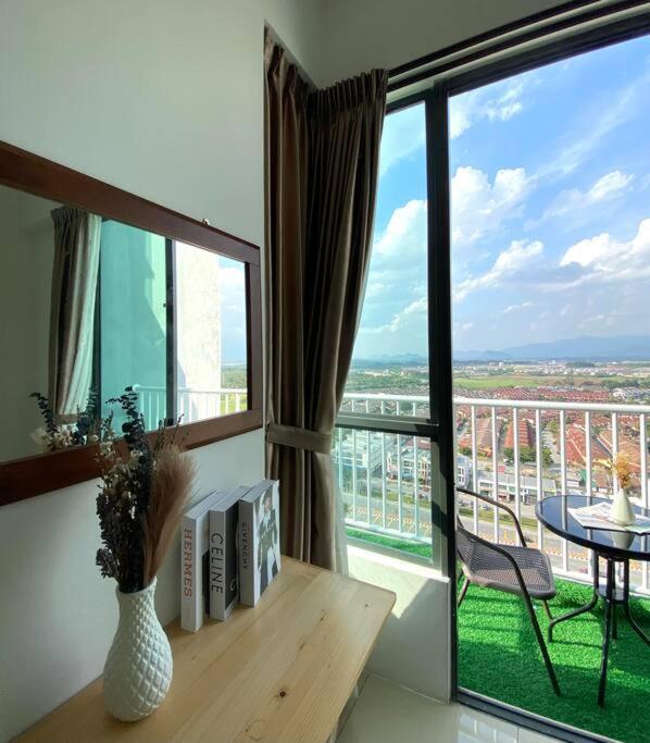 Stylish Cozy Meru Casa Kayangan 6pax 2freeparking Pangsapuri Ipoh